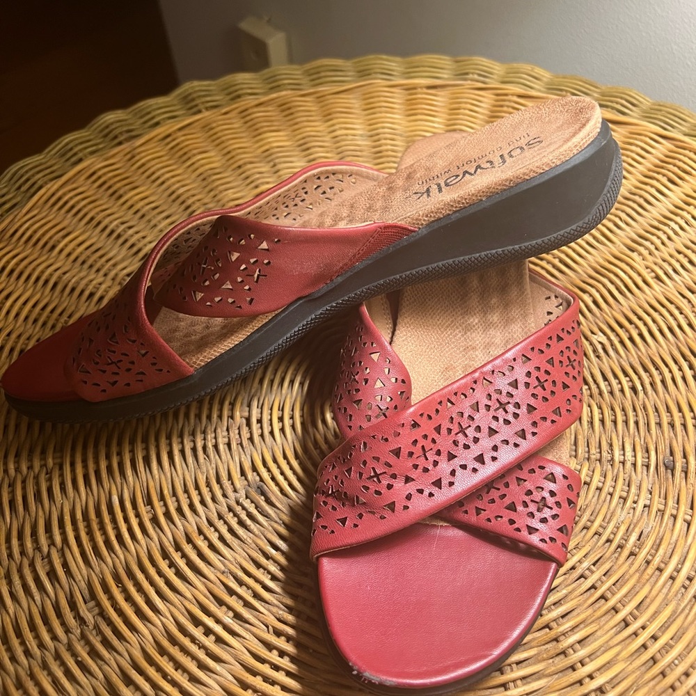 Soft walk wedge sandals 9M